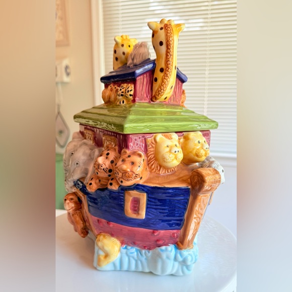 Vintage Jay Imports Colorful Noah's Ark Ceramic Cookie Jar - Picture 5 of 15